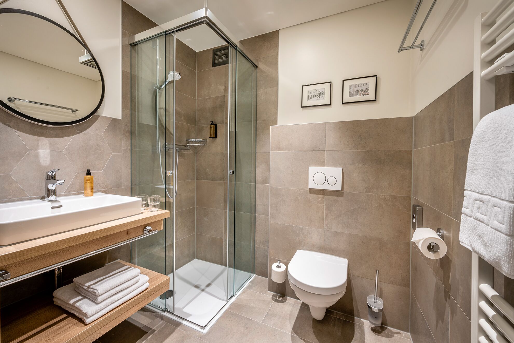 comfort double room | bathroom | shower, free toiletries, hair dryer, towels