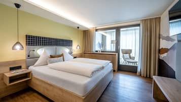 Comfort Double Room | In-room safe, iron/ironing board, free WiFi, bed sheets