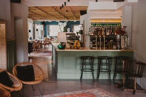 Bar (on property) - SEEBICHL Adults Only Designhotel lake - pool & dine (Kitzbuhel)