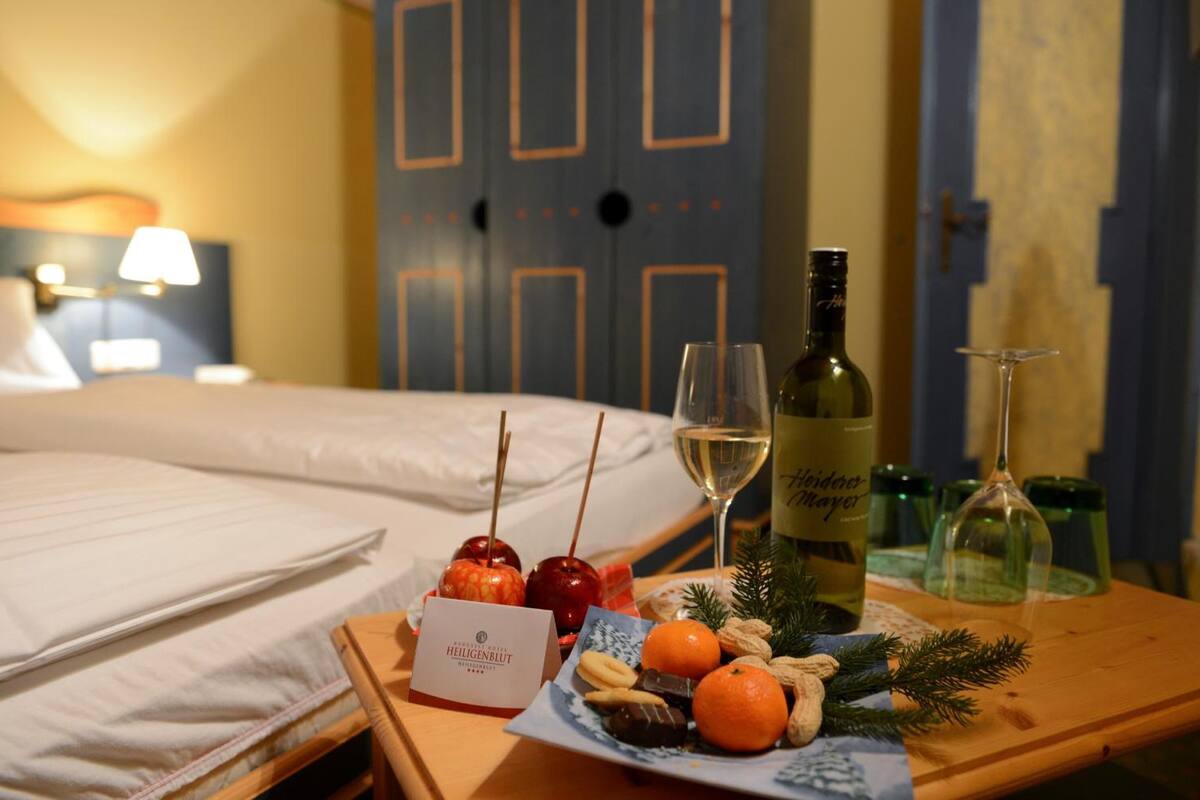 hypo-allergenic bedding, in-room safe, desk, iron/ironing board