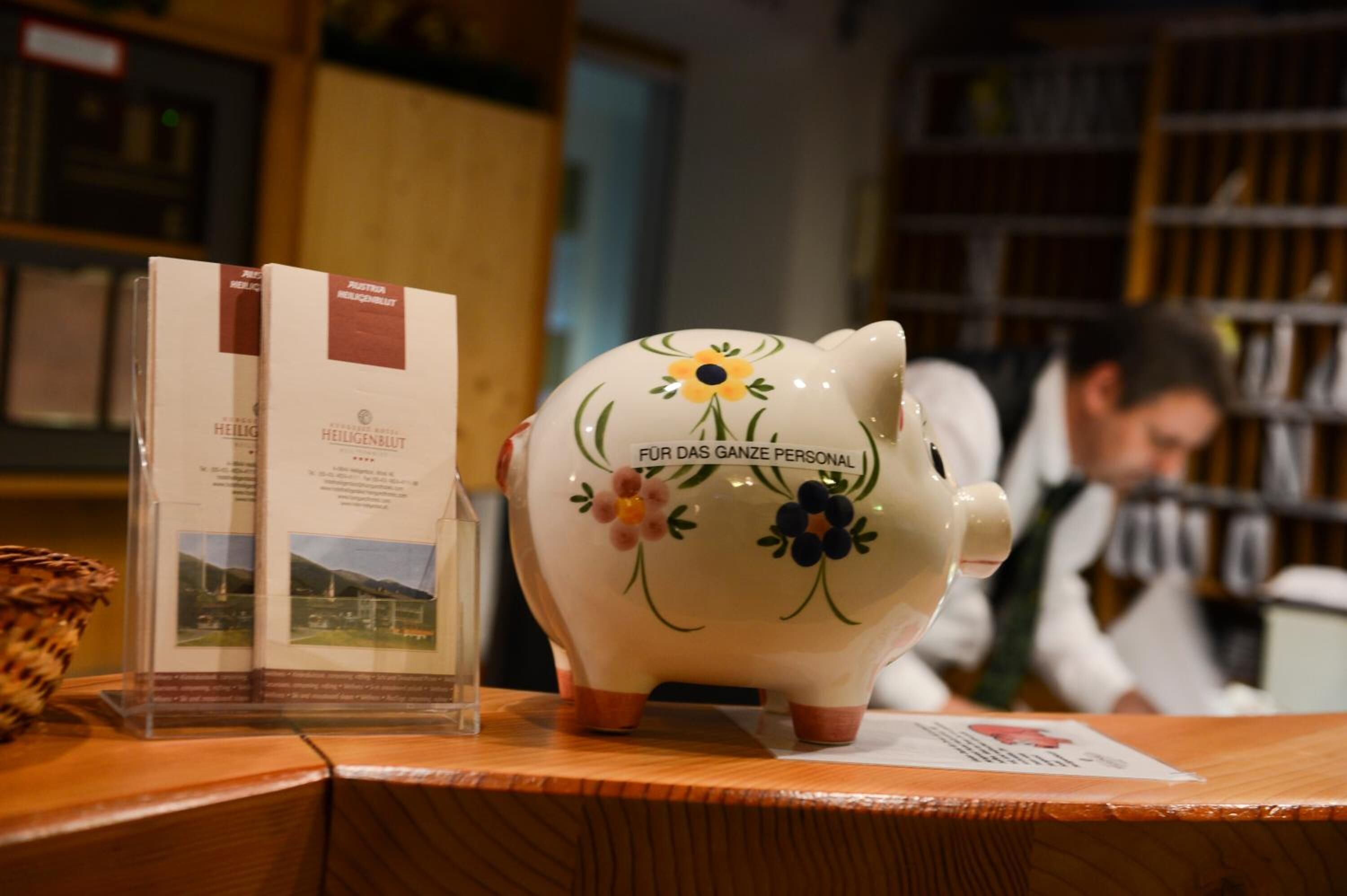 breakfast, lunch, dinner served; international cuisine