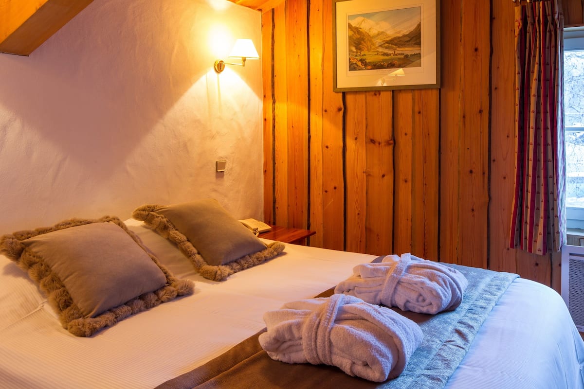 1 bedroom, in-room safe, free WiFi, bed sheets