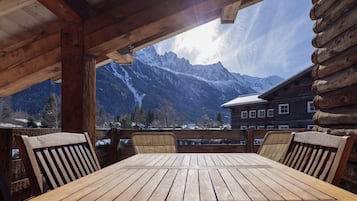 Appartement Premium, 1 chambre, cheminée, vue montagne ( accessible par escalier ) | Terrasse/Patio