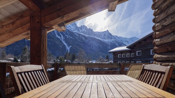 Appartement Premium, 1 chambre, cheminée, vue montagne ( accessible par escalier ) | Terrasse/Patio