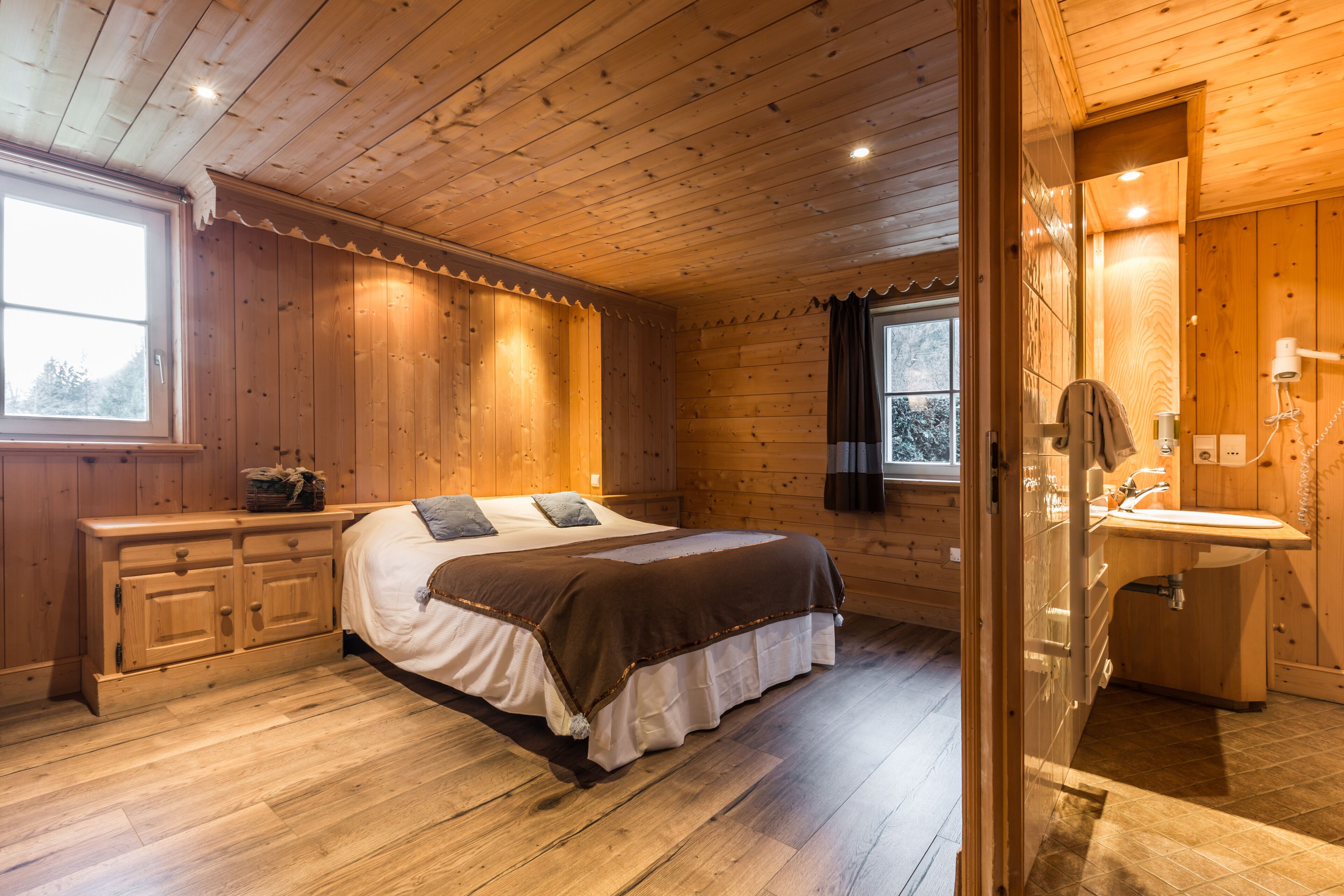 1 bedroom, in-room safe, free wifi, bed sheets