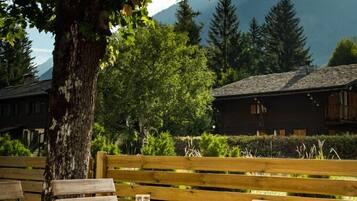 Breakfast, lunch, dinner served; local cuisine