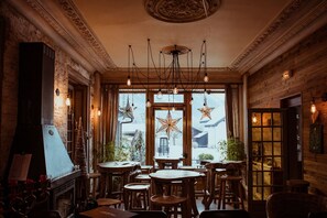 Lobby sitting area - Hotel Eden Chamonix (Chamonix-Mont-Blanc)
