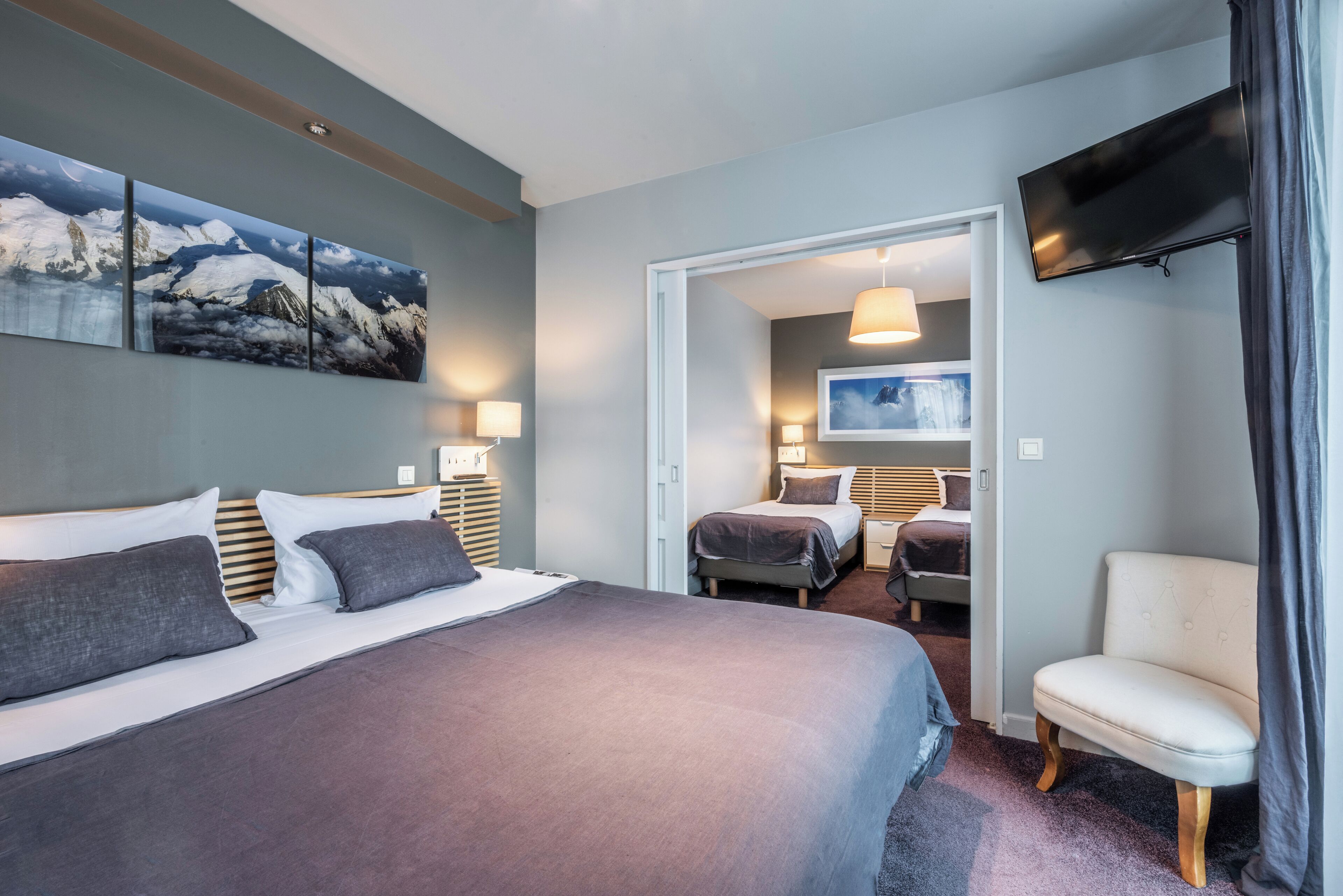 Family Room | In-room safe, desk, soundproofing, free WiFi