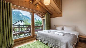 Basic Chalet | In-room safe, soundproofing, free WiFi, bed sheets