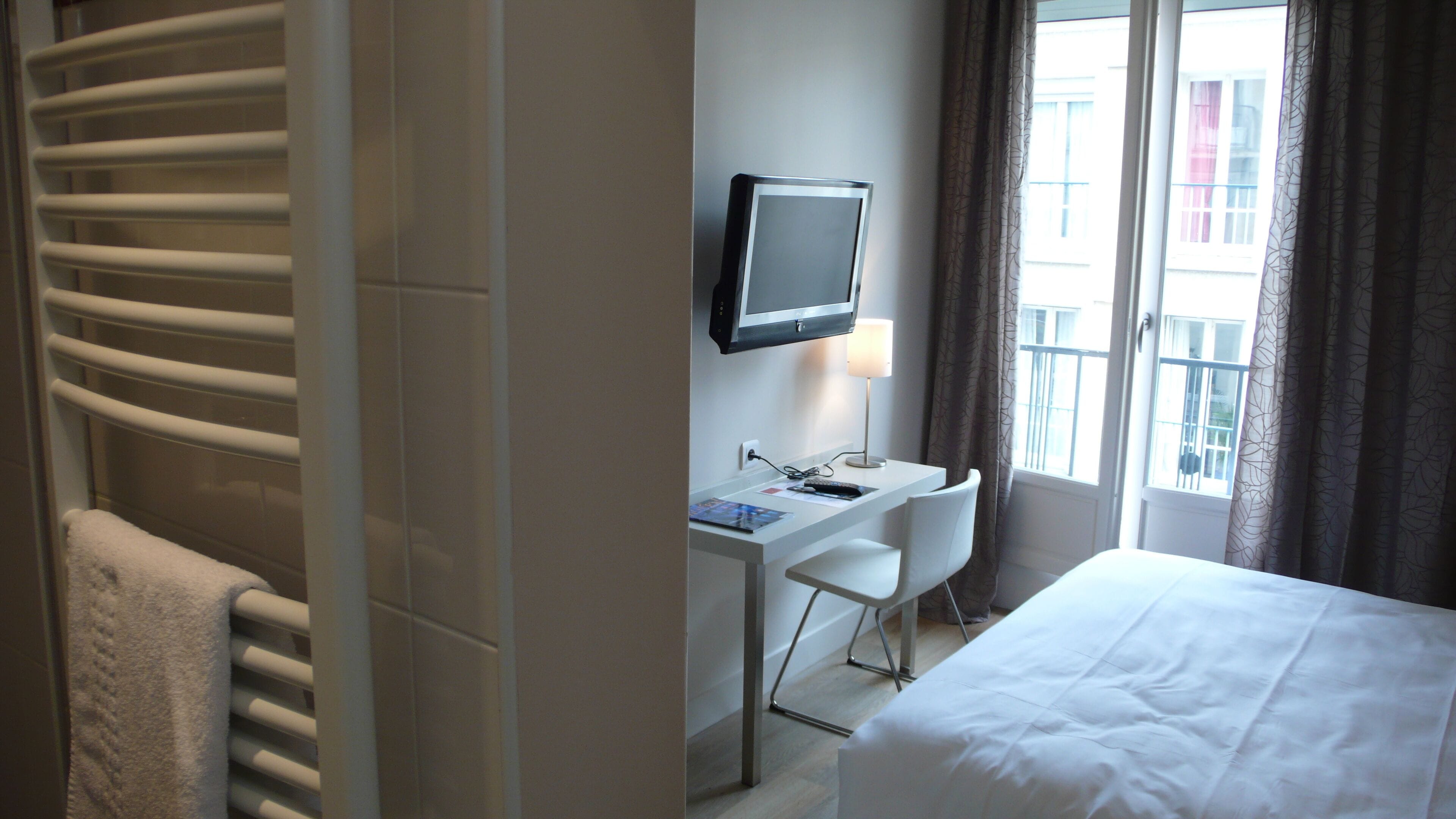 superior double room | 1 bedroom, premium bedding, individually furnished, desk