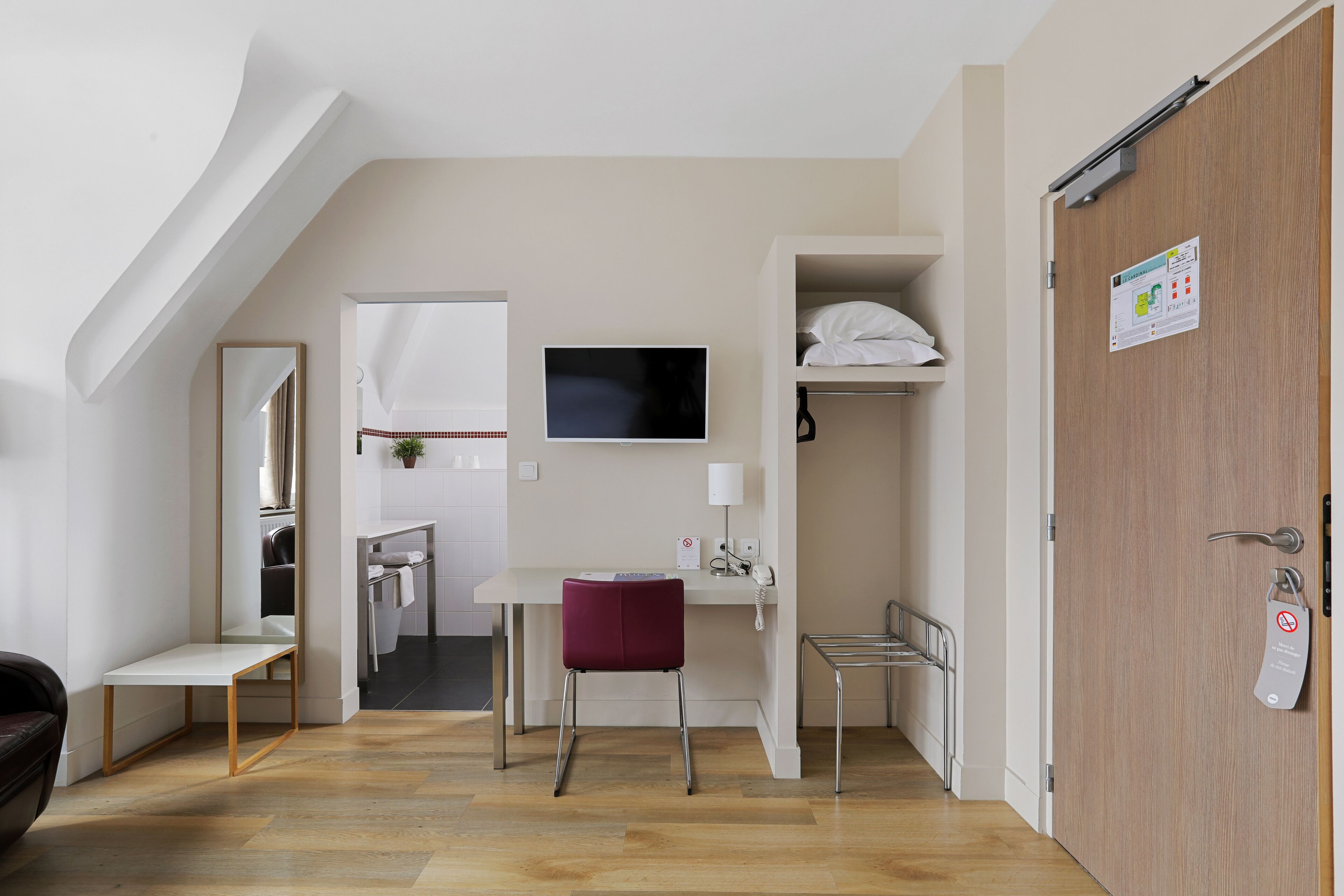 triple room | 1 bedroom, premium bedding, individually furnished, desk