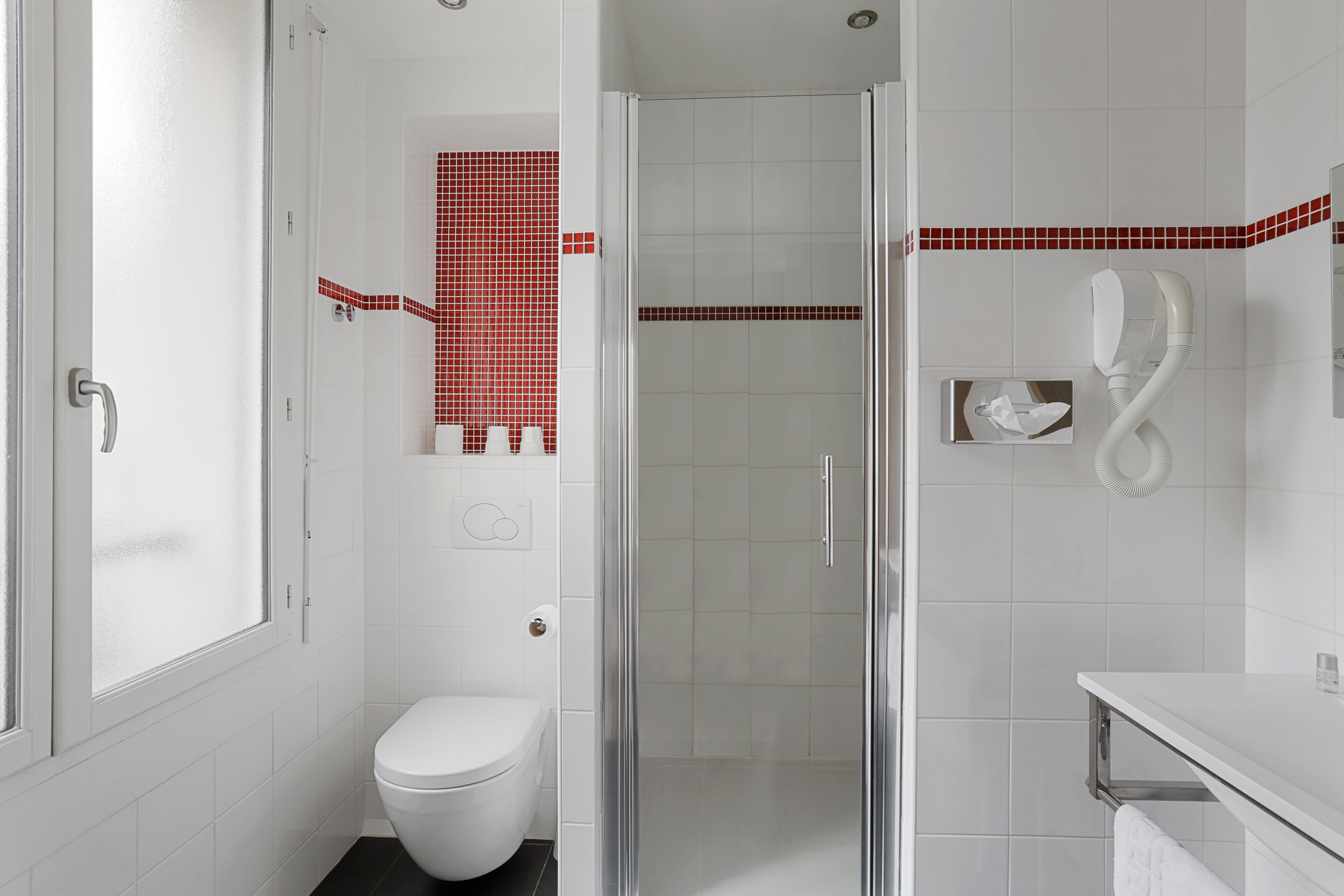 superior double room | bathroom | hair dryer, towels, soap, shampoo