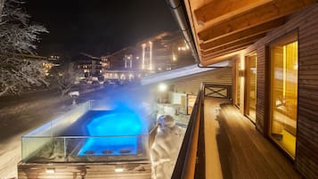 Indoor pool, pool loungers