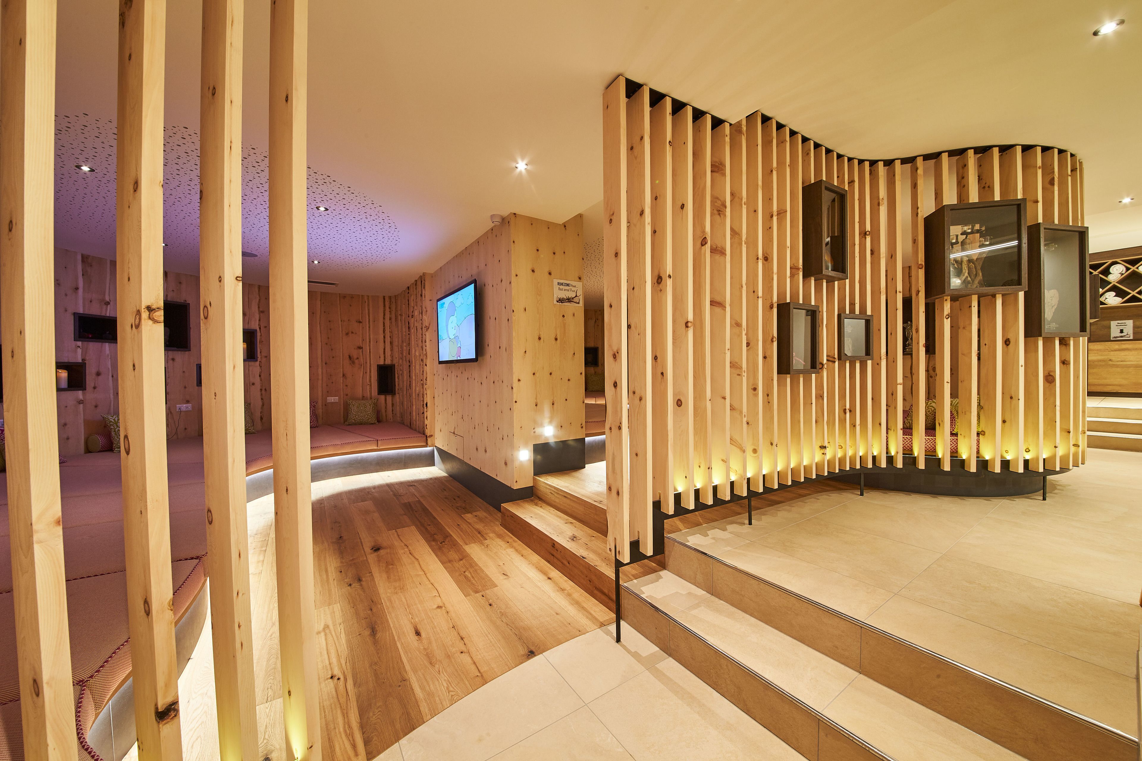 Sauna, boblebad, dampbad, kropsbehandlinger, aromaterapi