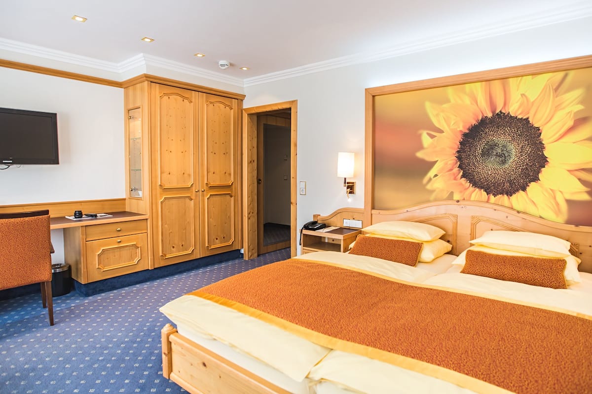 Classic Room, 1 King Bed
