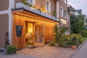 Entrada al alojamiento