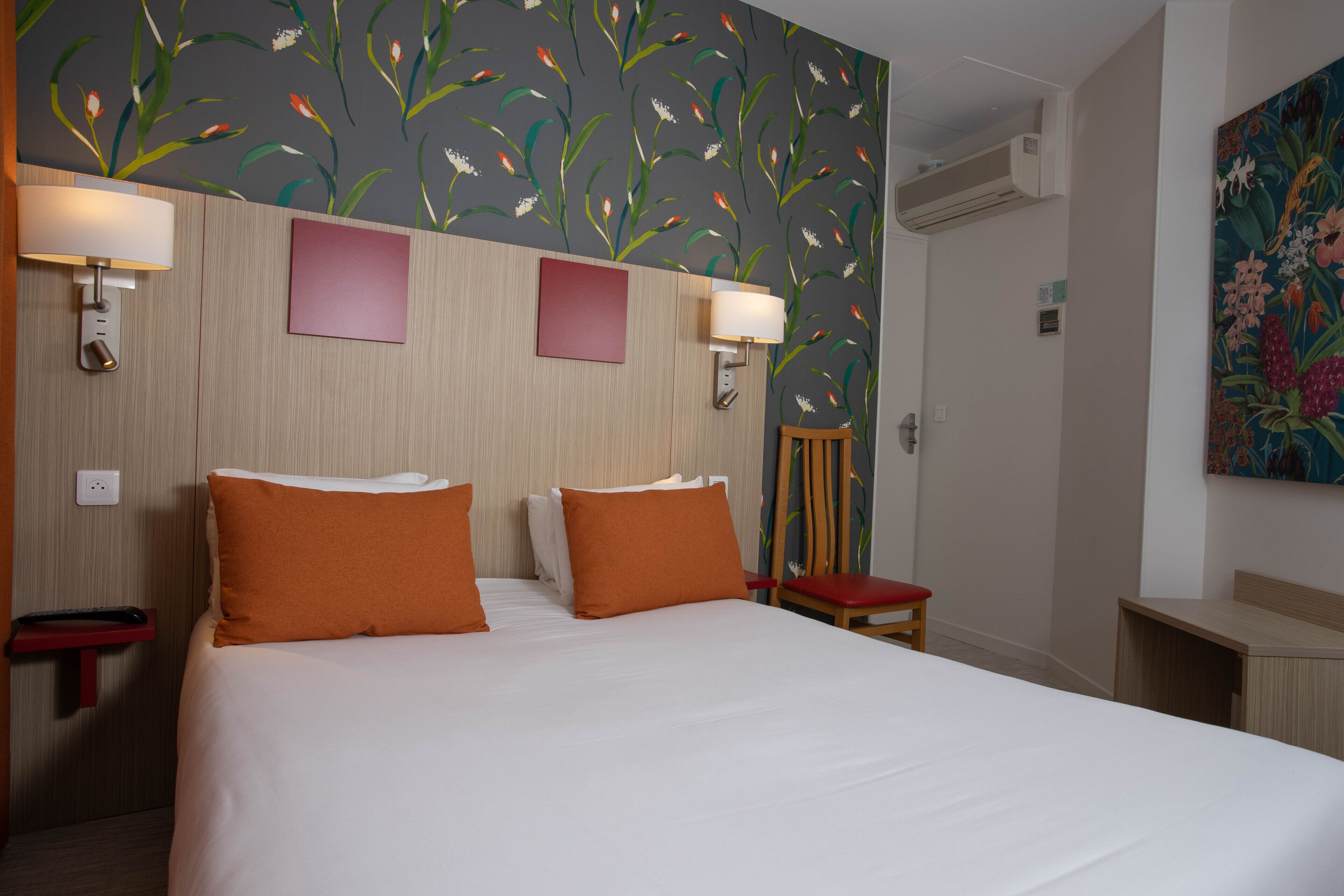 double room (air conditioning) | desk, blackout curtains, soundproofing, iron/ironing board