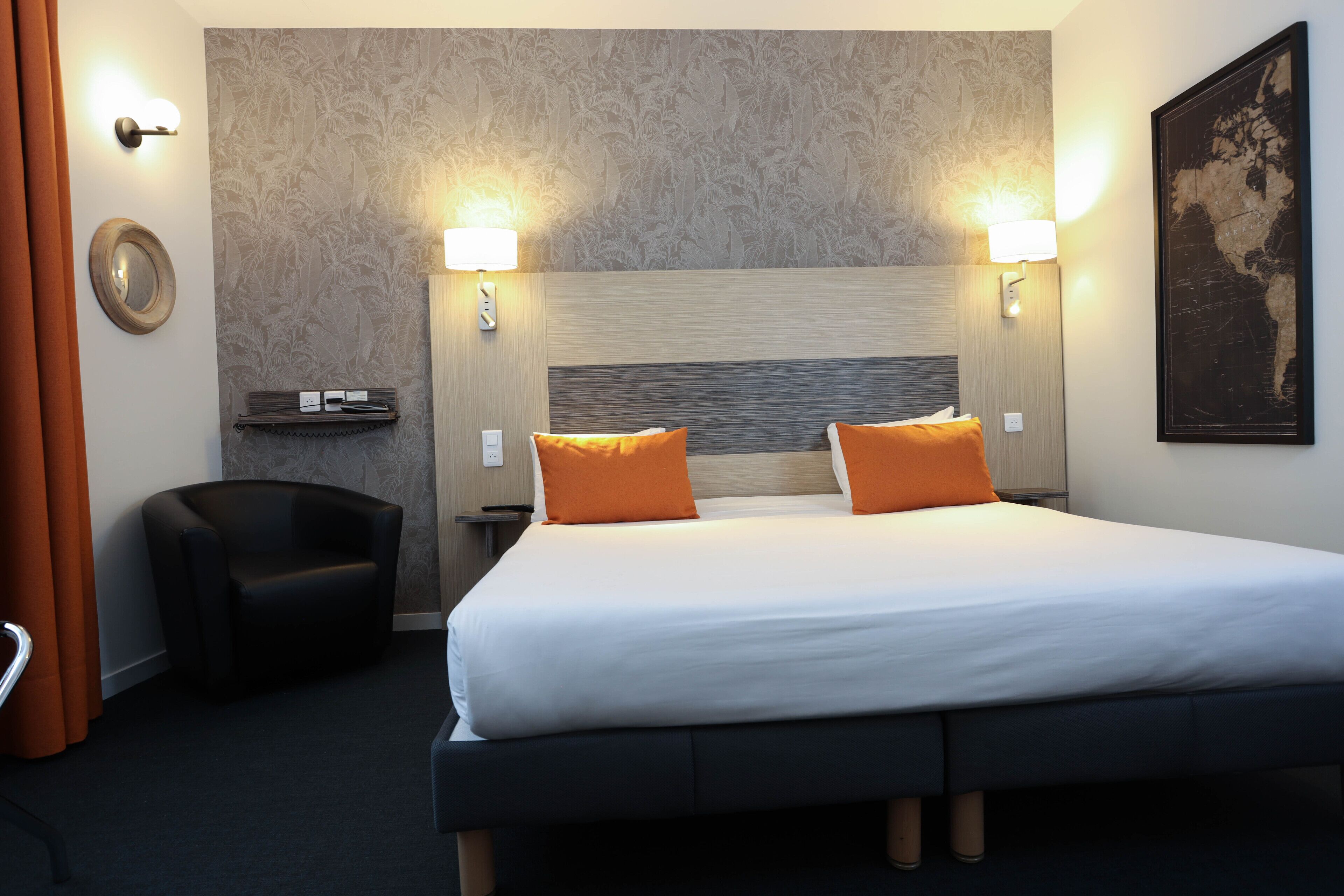 superior double room (air-conditioned) | desk, blackout curtains, soundproofing, iron/ironing board