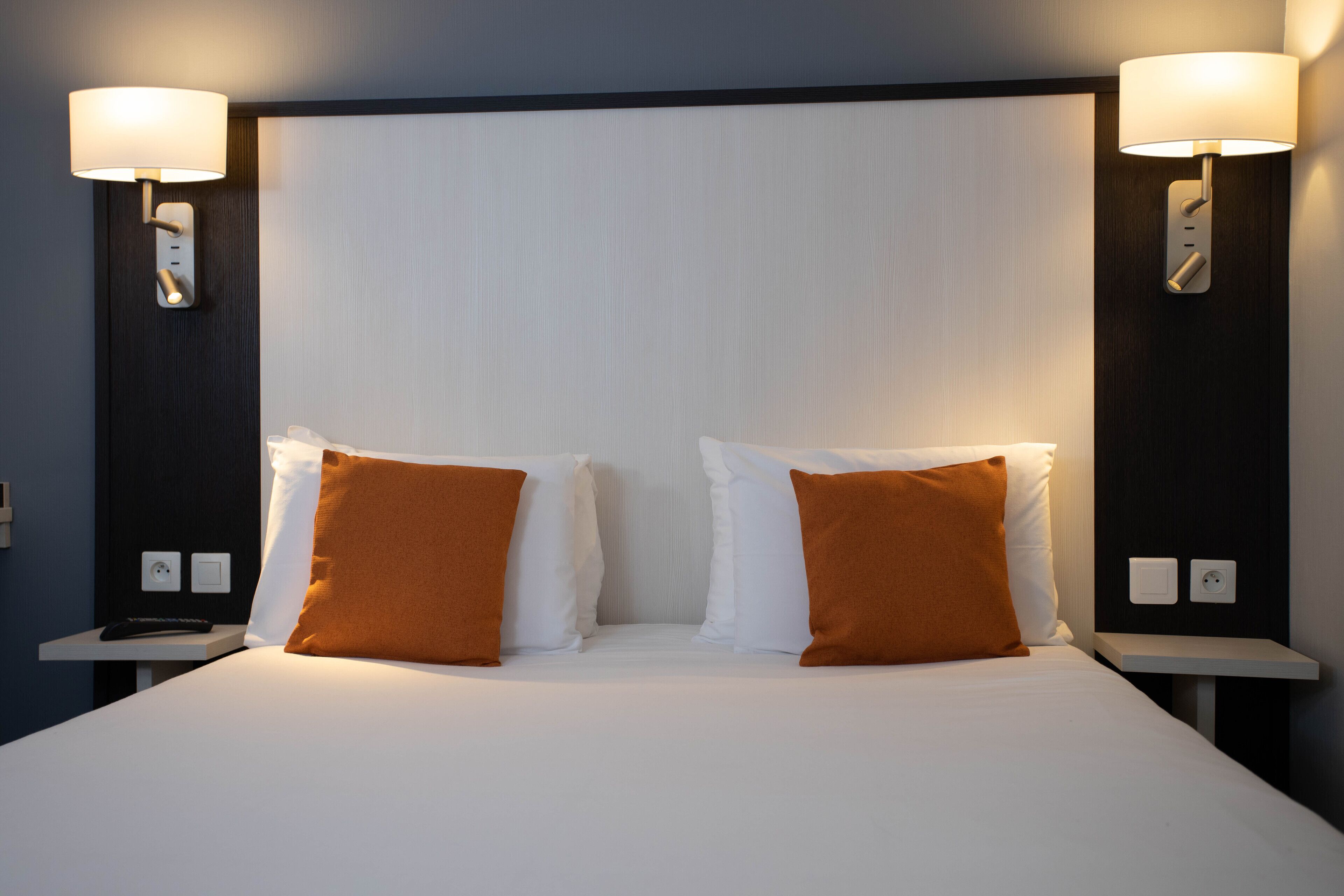 double room (air conditioning) | desk, blackout curtains, soundproofing, iron/ironing board