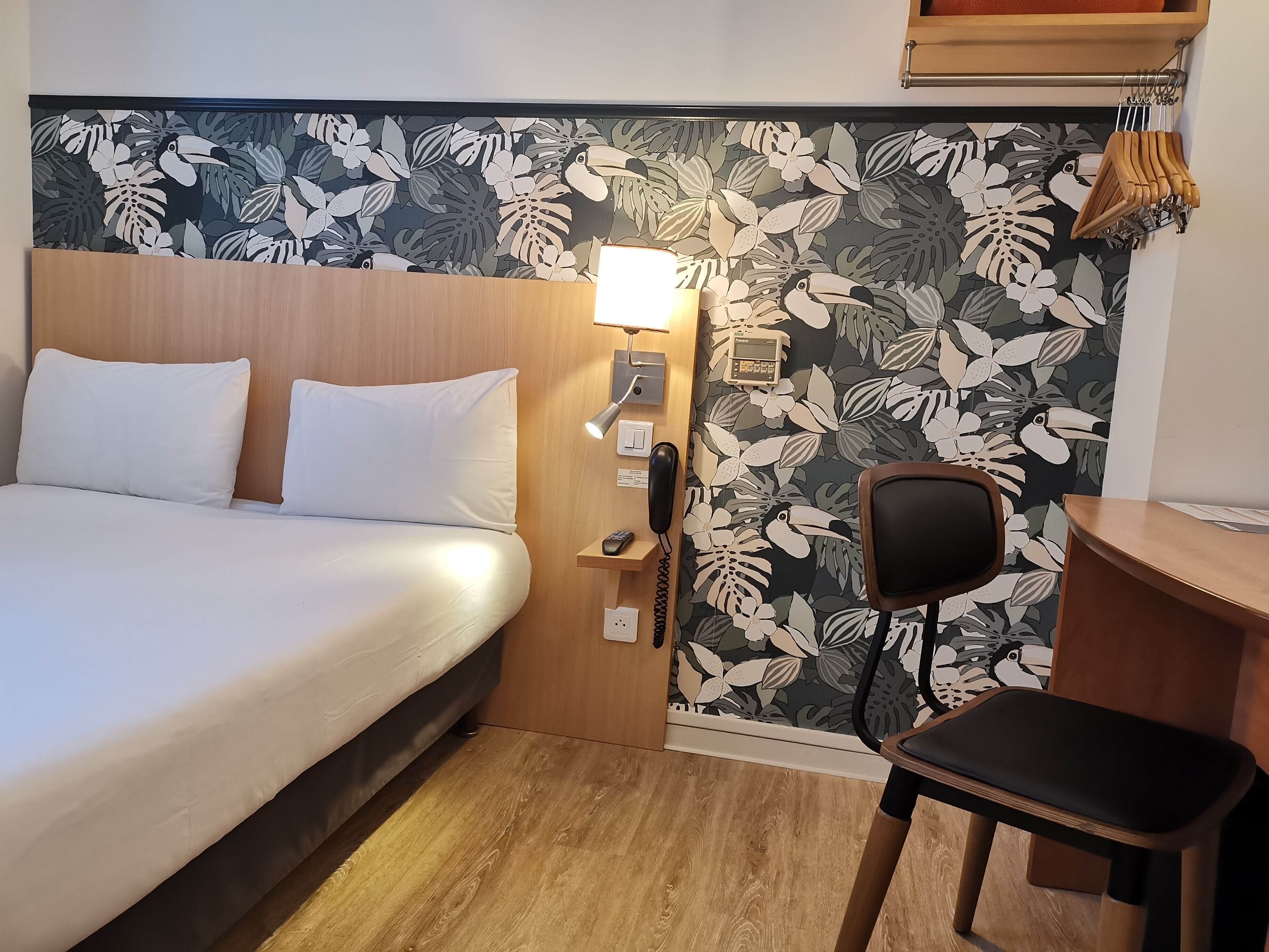 ground floor small room (air conditioning) | desk, blackout curtains, soundproofing, iron/ironing board