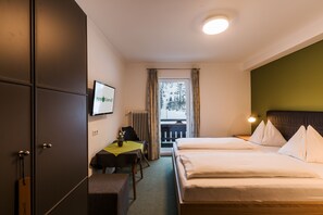 Standard Double Room, Balcony | Free WiFi, bed sheets - Hotel Obermayr (Ebenau)