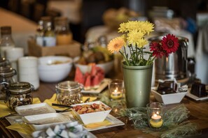 Buffet breakfast for a fee - Hotel Obermayr (Ebenau)