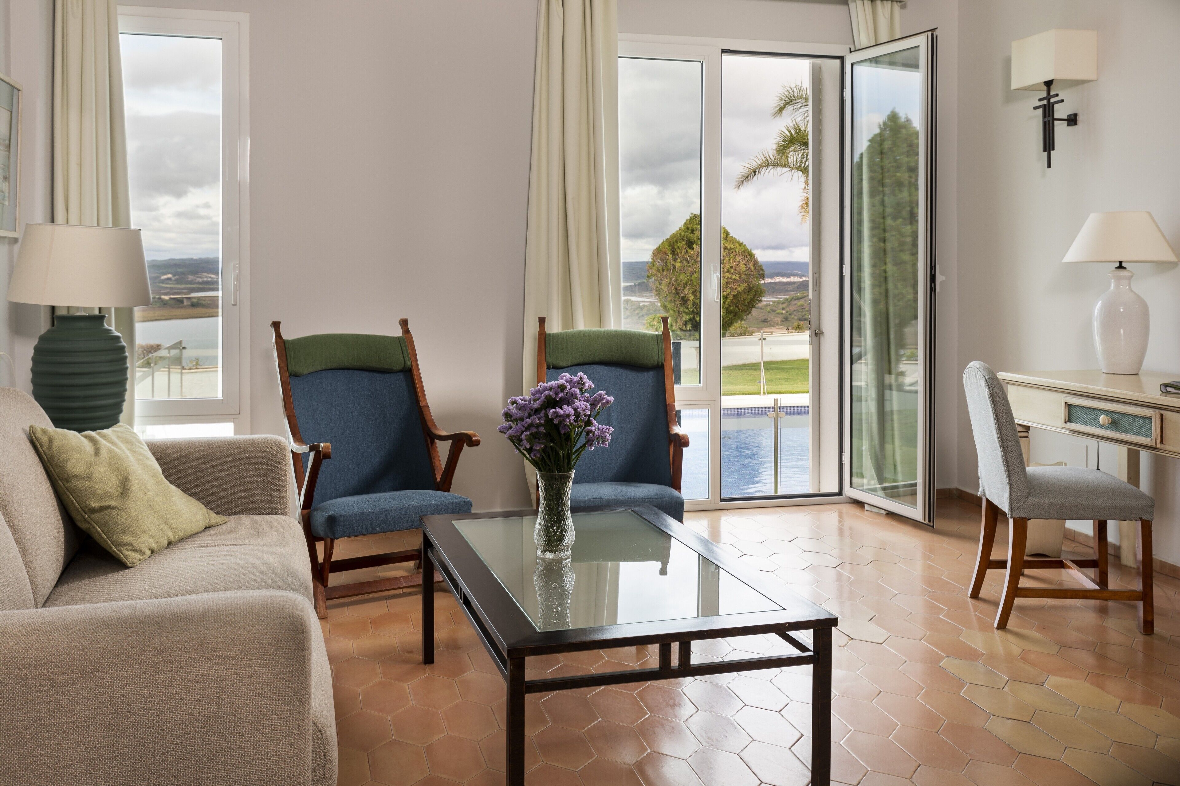 Living area | Flat-screen TV