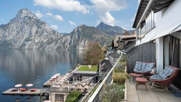 Suite (Traunsee) | Hochwertige Bettwaren, Daunenbettdecken, Minibar, Zimmersafe