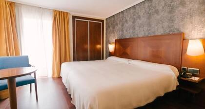 Torreluz Centro Hotel
