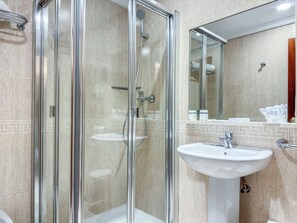 Single Room | Bathroom