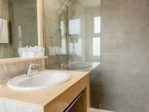 Doppelzimmer | Badezimmer | Haartrockner, Handtücher