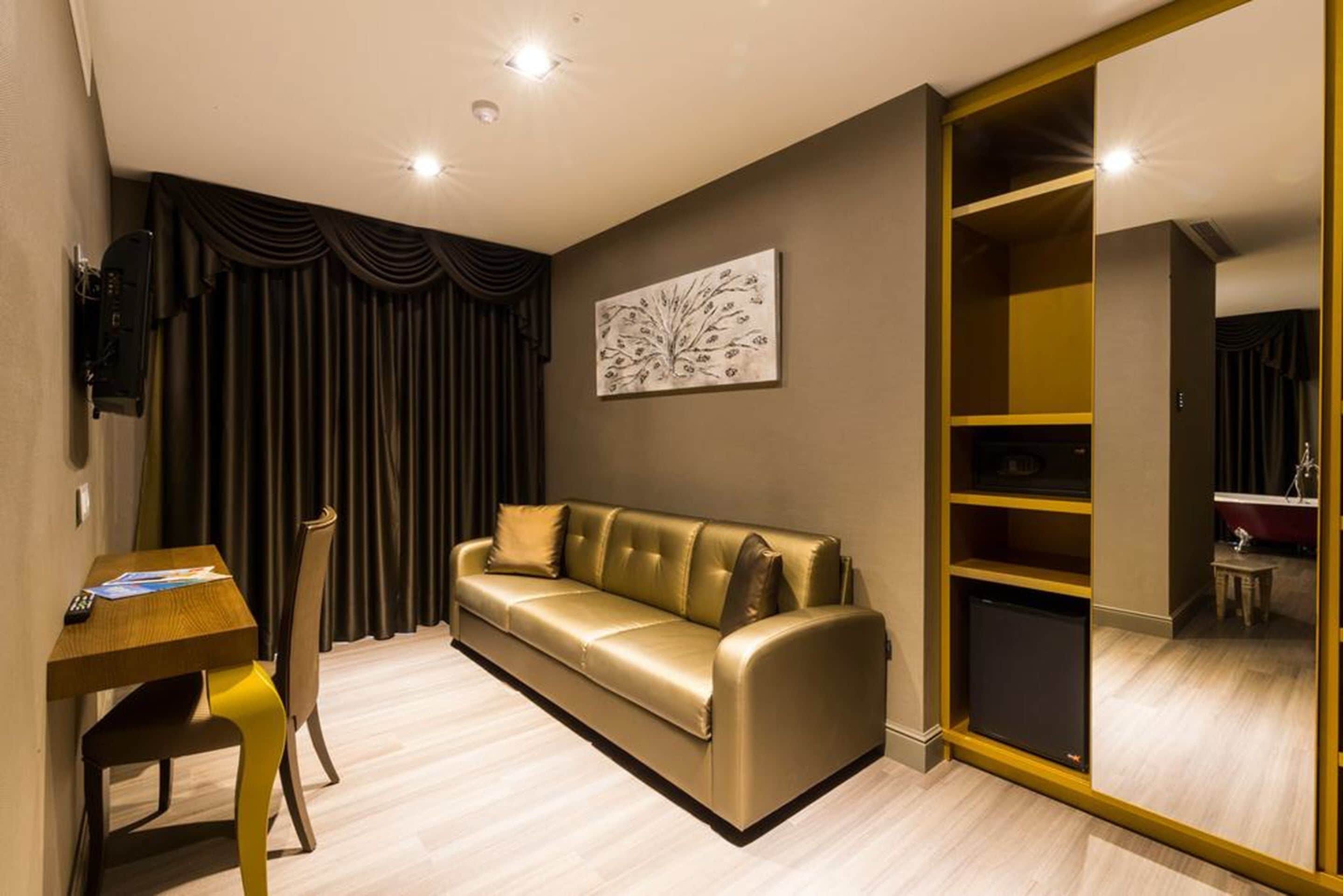 privilege suite | minibar, in-room safe, desk, blackout curtains