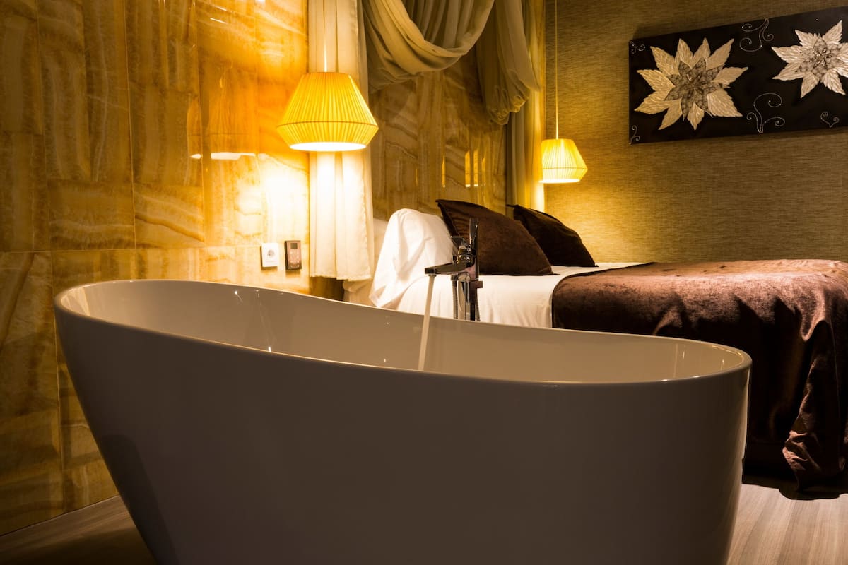 suite | minibar, in-room safe, desk, blackout curtains