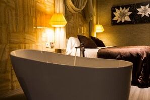 Suite | Minibar, in-room safe, desk, blackout curtains - Sant Jordi Boutique Hotel (Calella)