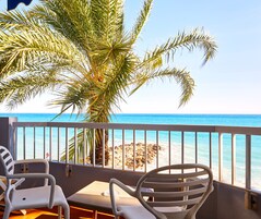 Double or Twin Room, Balcony, Sea View | Minibar, in-room safe, blackout drapes, soundproofing