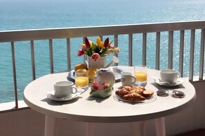 Desayuno continental todos los días (con cargo)