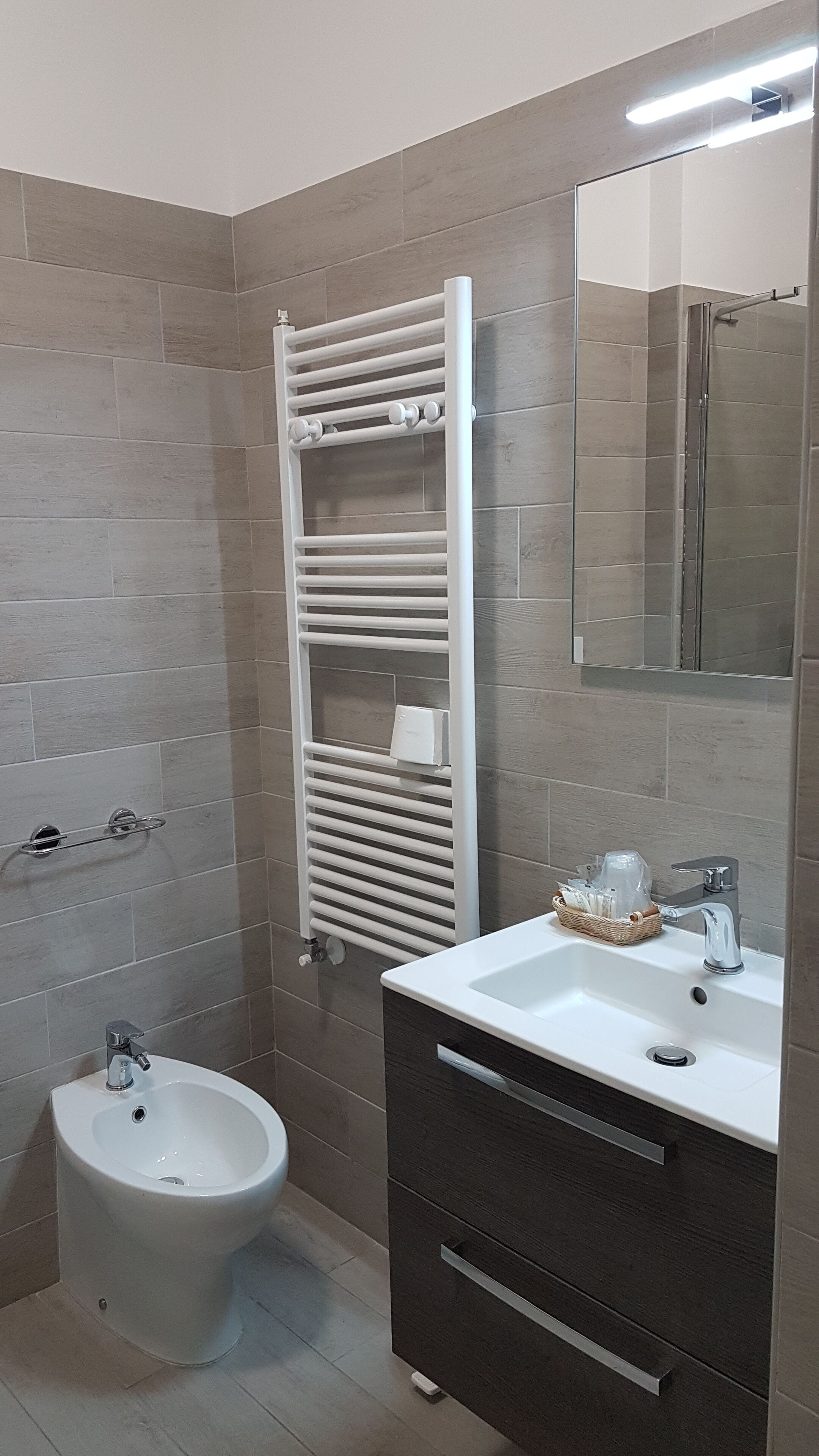 triple room, sea view | bathroom | deep-soaking bathtub, rainfall showerhead, free toiletries, hair dryer