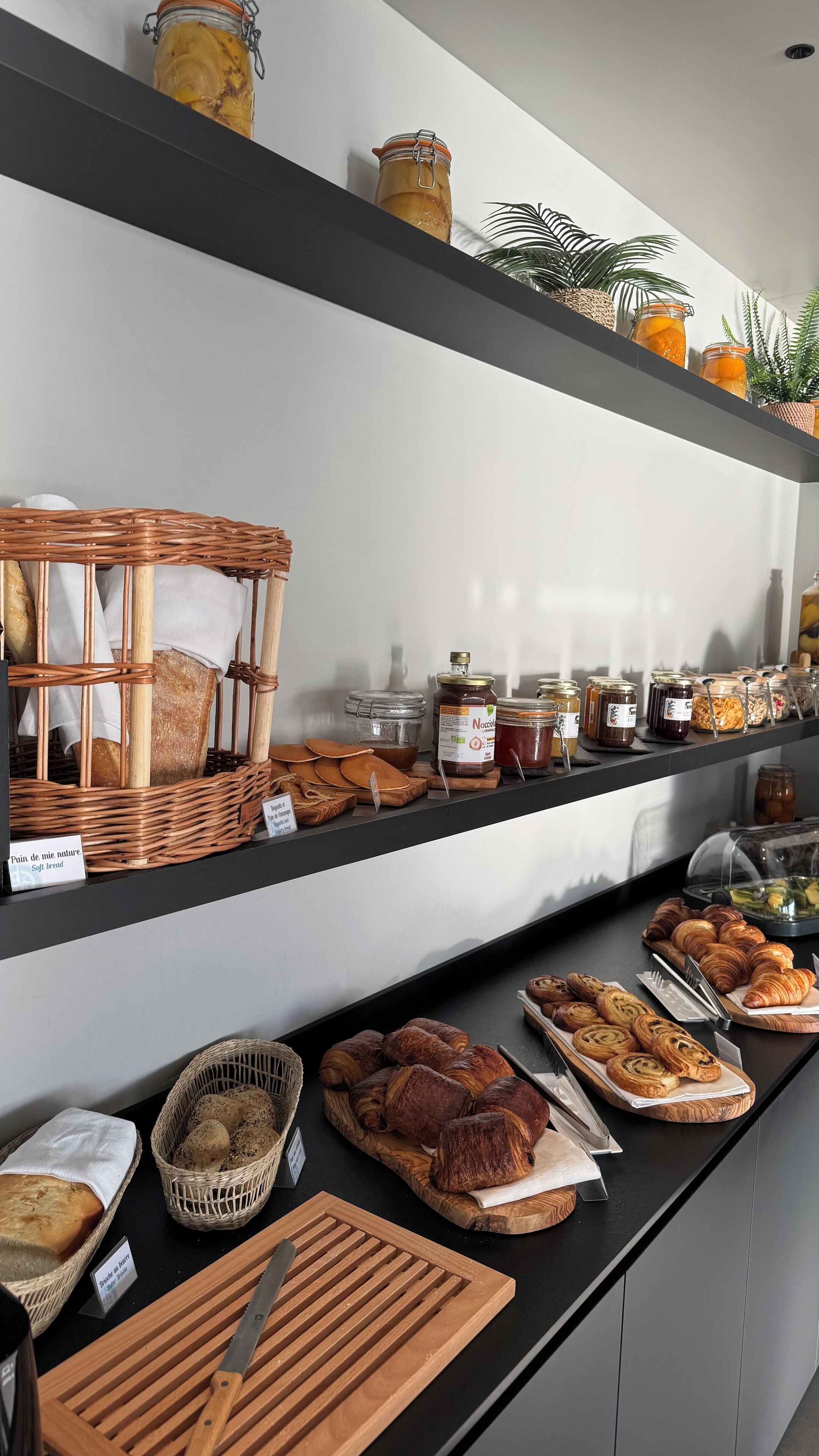 daily buffet breakfast (eur 18 per person)