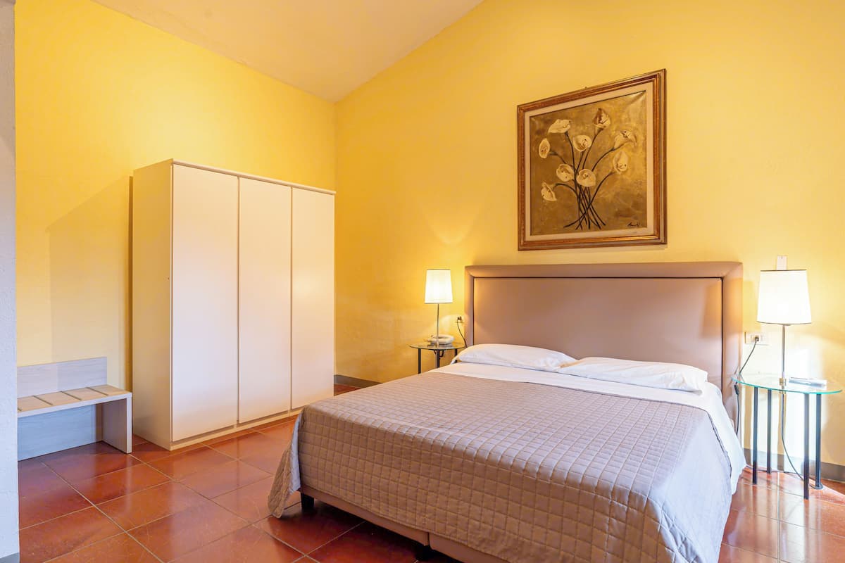 클래식 더블룸 또는 트윈룸, 더블침대 1개 | 미니바, 책상, 노트북 작업 공간, 무료 WiFi