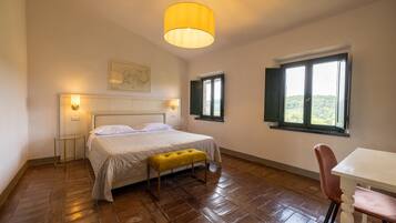 Camera Superior | Minibar, una scrivania, postazione laptop, Wi-Fi gratuito