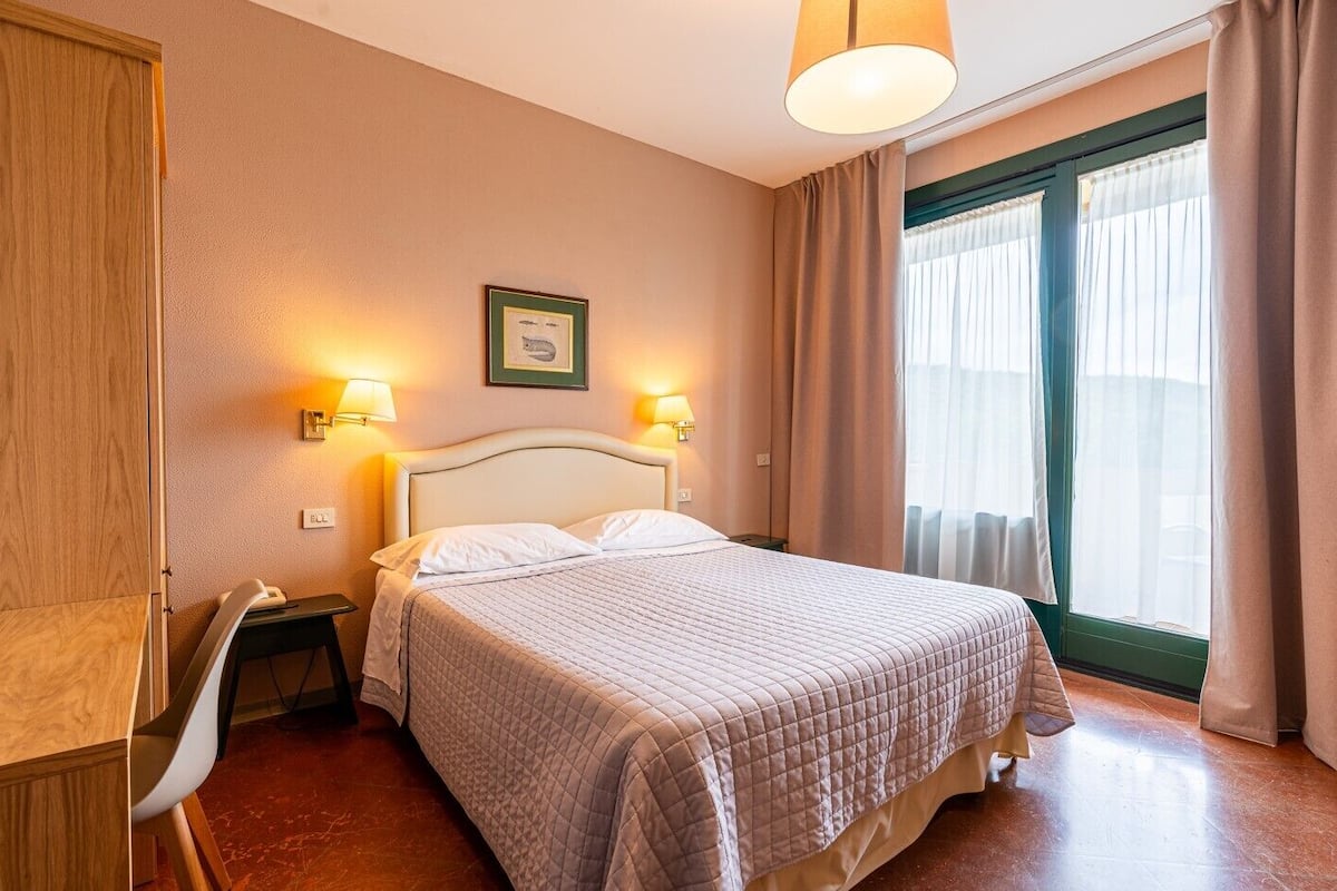 Double Room Balcony | Minibar, desk, laptop workspace, free WiFi