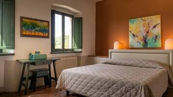 Classic-Doppel- oder -Zweibettzimmer, 1 Doppelbett | Minibar, Schreibtisch, laptopgeeigneter Arbeitsplatz, kostenloses WLAN