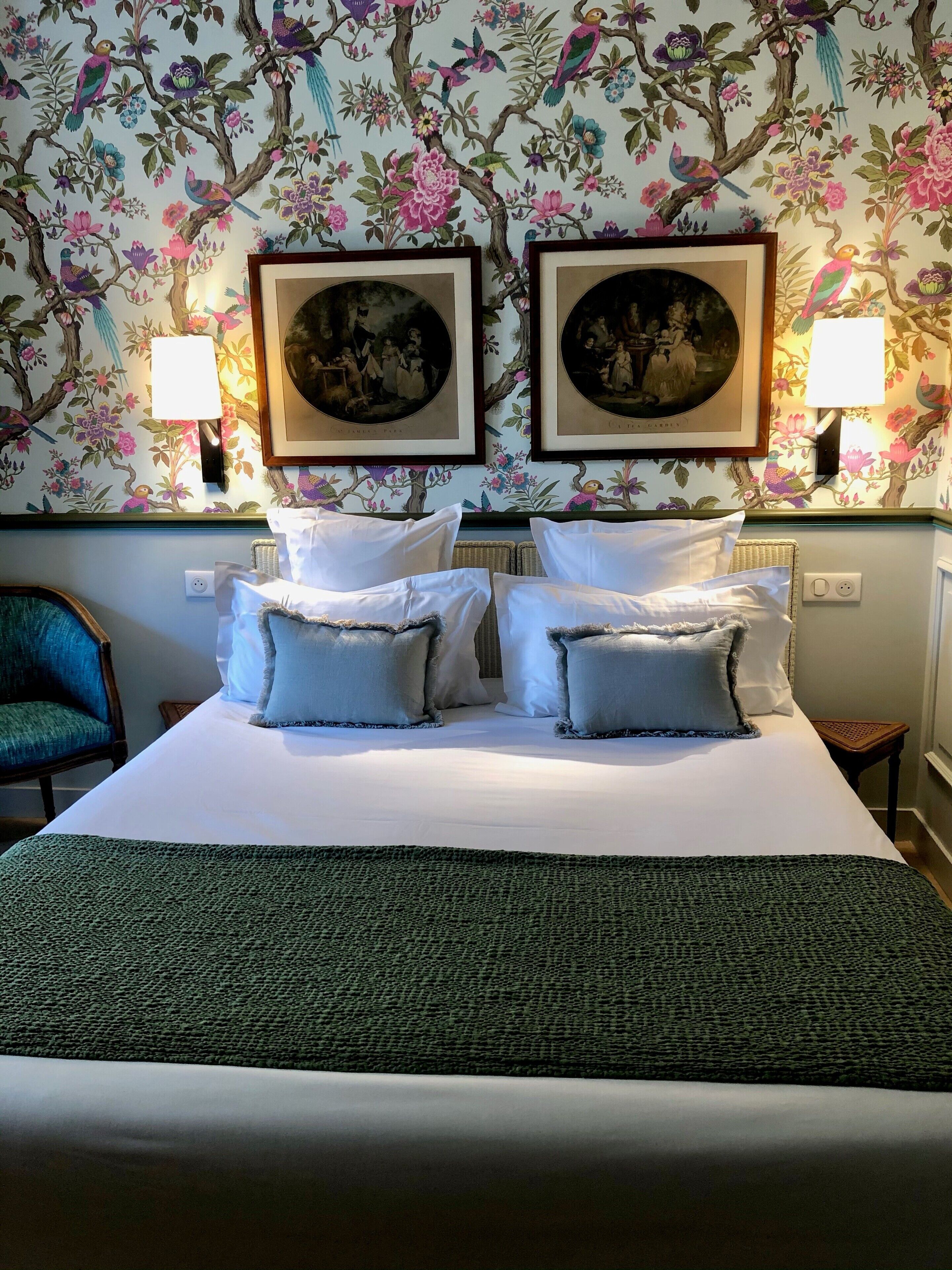 classic double room | premium bedding, individually decorated, individually furnished, desk