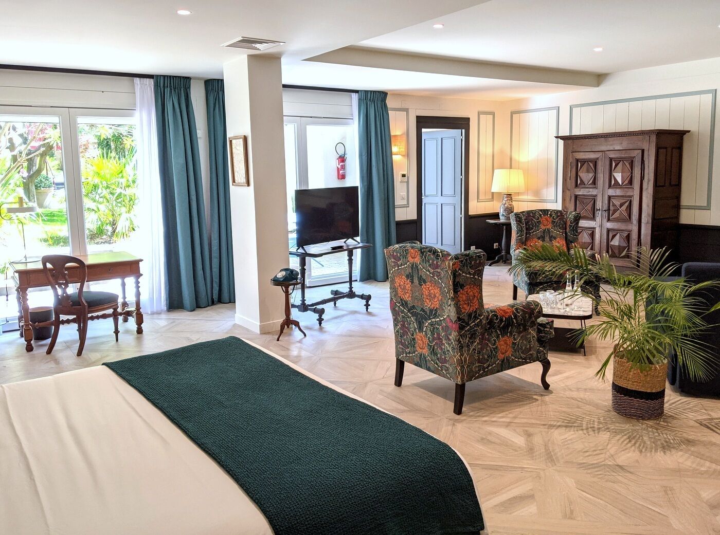 Loft, terras (Garden) | Woonruimte | Een televisie