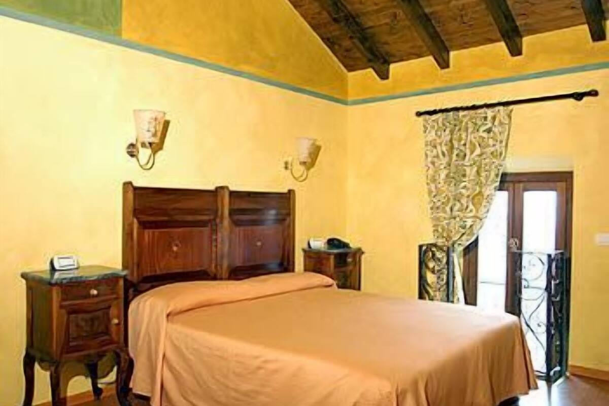 1 bedroom, in-room safe, desk, laptop workspace