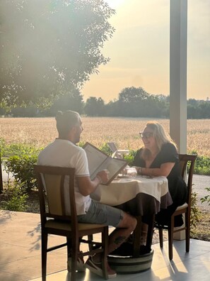 2 restaurants, breakfast, dinner served; local cuisine  - Il Grifo Hotel e Bisteccheria Toscana (Montepulciano)