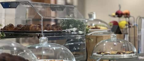 Frokostbuffé hver dag (EUR 7.00 per person)