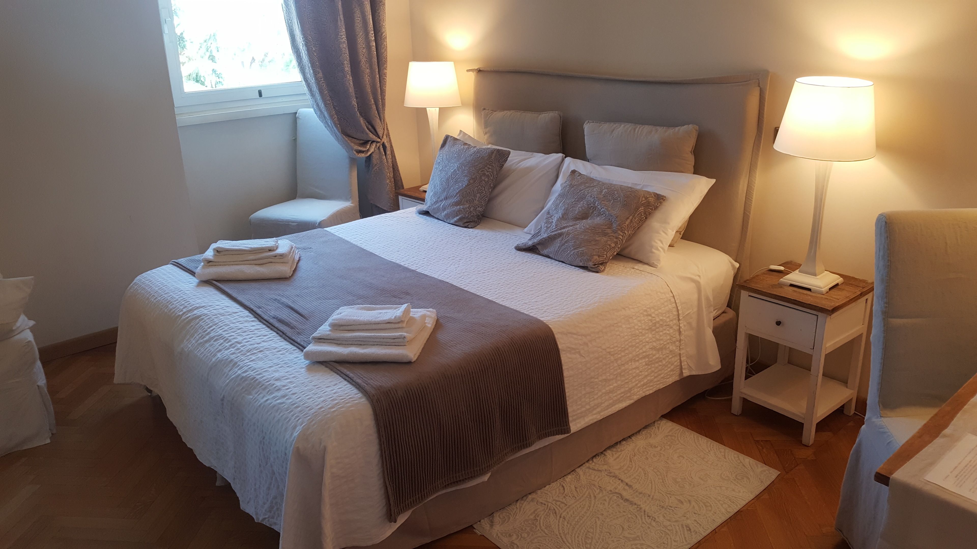 Superior Double or Twin Room, Jetted Tub | Down comforters, desk, blackout drapes, iron/ironing board