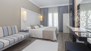 Minibar, caja de seguridad en la habitación y cunas gratuitas 