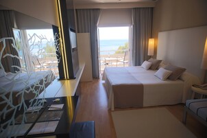 Standard Double Room, Sea View | Minibar, in-room safe, free cribs/infant beds, rollaway beds